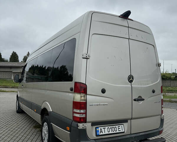 Бежевый Мерседес Sprinter, объемом двигателя 2.14 л и пробегом 700 тыс. км за 25500 $, фото 34 на Automoto.ua