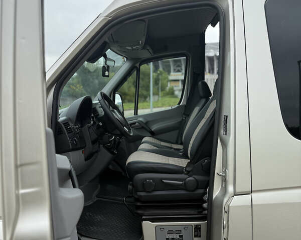 Бежевый Мерседес Sprinter, объемом двигателя 2.14 л и пробегом 700 тыс. км за 25500 $, фото 11 на Automoto.ua
