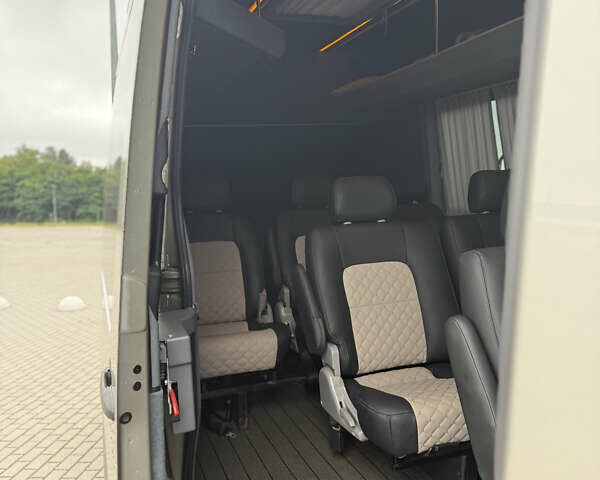 Бежевый Мерседес Sprinter, объемом двигателя 2.14 л и пробегом 700 тыс. км за 25500 $, фото 3 на Automoto.ua