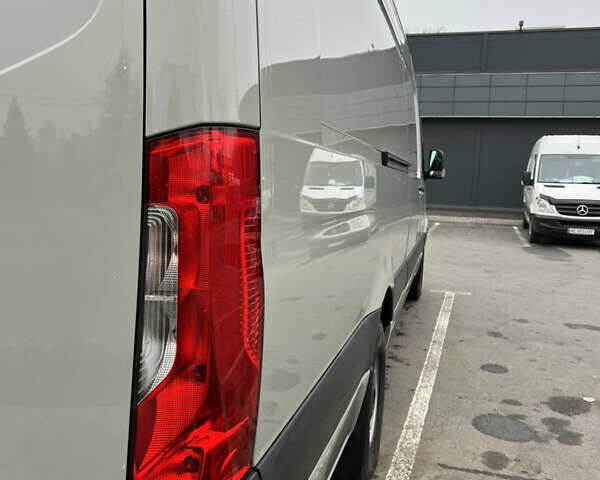 Бежевый Мерседес Sprinter, объемом двигателя 3 л и пробегом 320 тыс. км за 43000 $, фото 8 на Automoto.ua