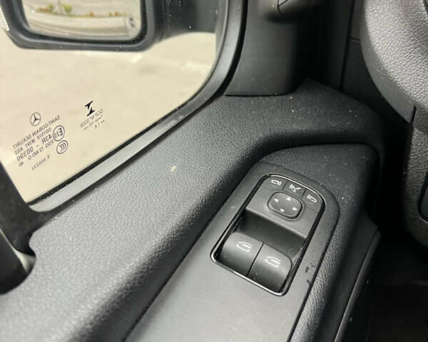 Бежевый Мерседес Sprinter, объемом двигателя 3 л и пробегом 320 тыс. км за 43000 $, фото 22 на Automoto.ua