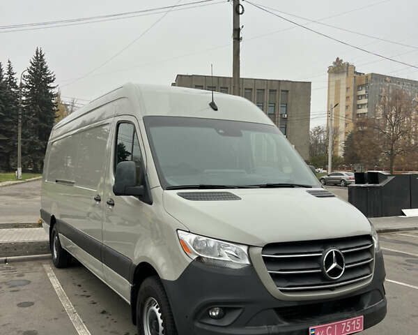 Бежевый Мерседес Sprinter, объемом двигателя 3 л и пробегом 320 тыс. км за 43000 $, фото 12 на Automoto.ua