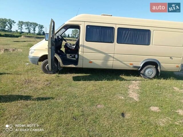 Бежевый Мерседес Sprinter, объемом двигателя 2.2 л и пробегом 600 тыс. км за 7500 $, фото 2 на Automoto.ua