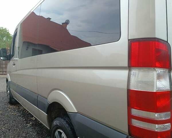 Бежевый Мерседес Sprinter, объемом двигателя 2.99 л и пробегом 390 тыс. км за 21000 $, фото 9 на Automoto.ua