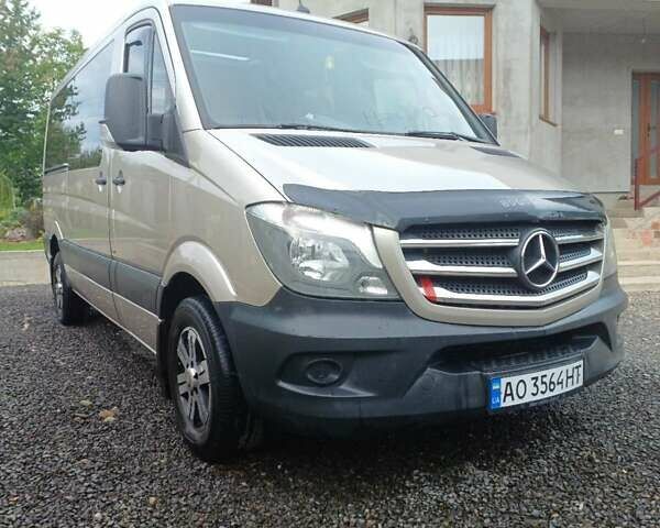 Бежевый Мерседес Sprinter, объемом двигателя 2.99 л и пробегом 390 тыс. км за 21000 $, фото 5 на Automoto.ua