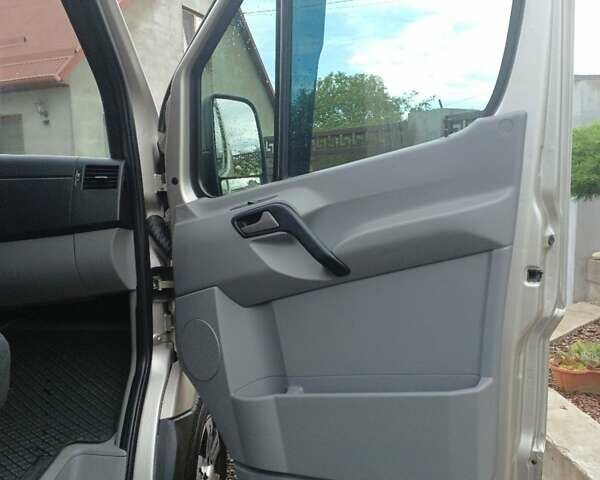 Бежевый Мерседес Sprinter, объемом двигателя 2.99 л и пробегом 390 тыс. км за 21000 $, фото 21 на Automoto.ua