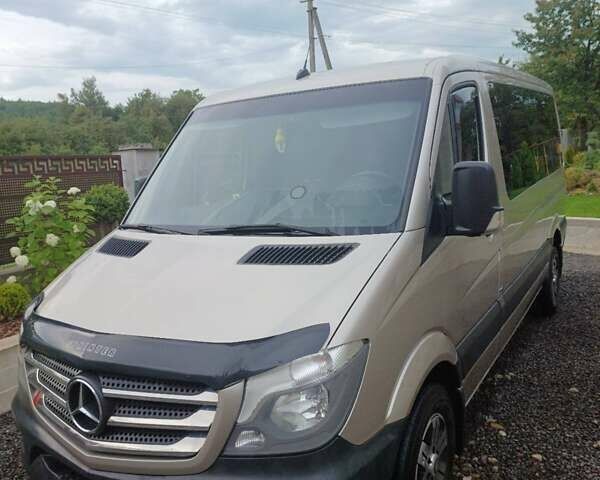 Бежевый Мерседес Sprinter, объемом двигателя 2.99 л и пробегом 390 тыс. км за 21000 $, фото 3 на Automoto.ua