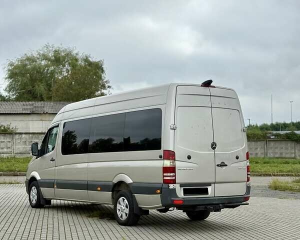 Бежевый Мерседес Sprinter, объемом двигателя 0 л и пробегом 700 тыс. км за 24999 $, фото 3 на Automoto.ua