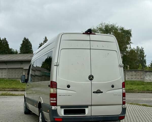 Бежевый Мерседес Sprinter, объемом двигателя 0 л и пробегом 700 тыс. км за 24999 $, фото 4 на Automoto.ua
