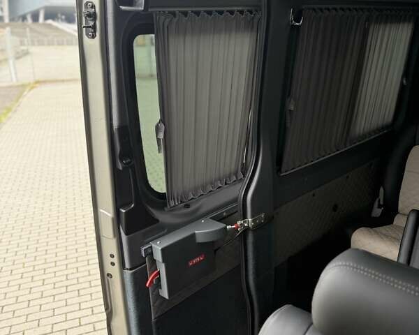 Бежевый Мерседес Sprinter, объемом двигателя 0 л и пробегом 700 тыс. км за 24999 $, фото 17 на Automoto.ua