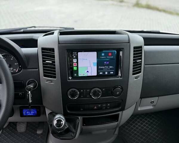 Бежевый Мерседес Sprinter, объемом двигателя 0 л и пробегом 700 тыс. км за 24999 $, фото 12 на Automoto.ua