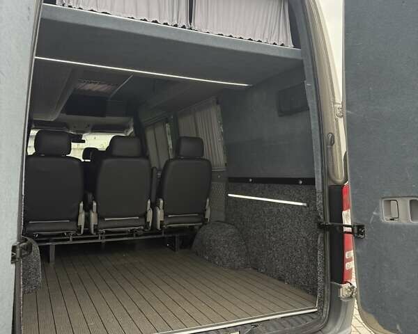 Бежевый Мерседес Sprinter, объемом двигателя 0 л и пробегом 700 тыс. км за 24999 $, фото 13 на Automoto.ua