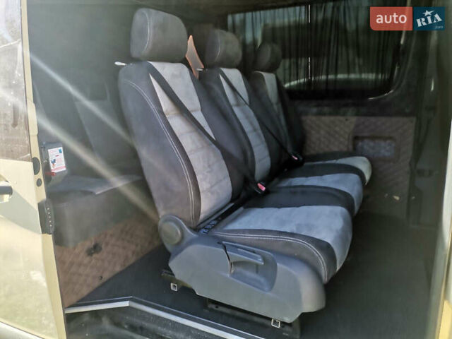 Бежевый Мерседес Sprinter, объемом двигателя 1.95 л и пробегом 295 тыс. км за 35383 $, фото 11 на Automoto.ua