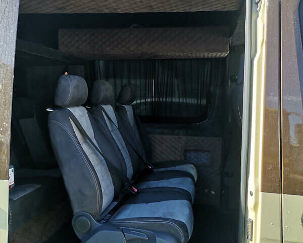 Бежевый Мерседес Sprinter, объемом двигателя 1.95 л и пробегом 295 тыс. км за 35383 $, фото 7 на Automoto.ua