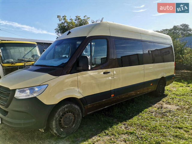 Бежевый Мерседес Sprinter, объемом двигателя 1.95 л и пробегом 295 тыс. км за 35383 $, фото 1 на Automoto.ua