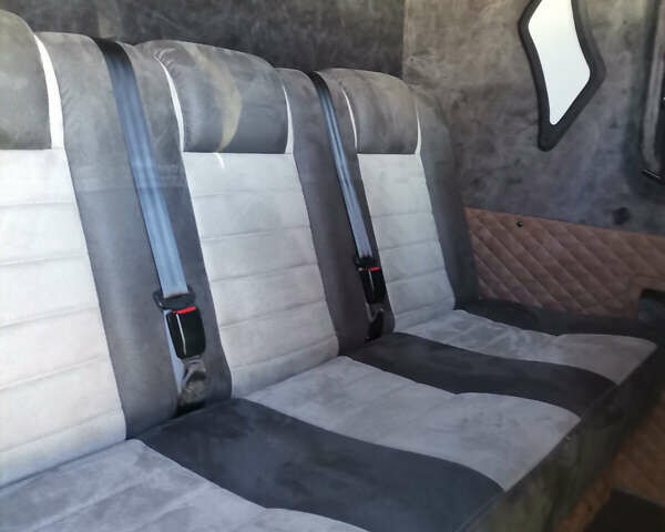 Бежевый Мерседес Sprinter, объемом двигателя 1.95 л и пробегом 295 тыс. км за 35383 $, фото 6 на Automoto.ua