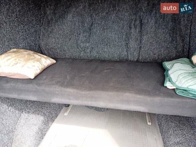 Черный Мерседес Sprinter, объемом двигателя 2.15 л и пробегом 623 тыс. км за 8855 $, фото 13 на Automoto.ua