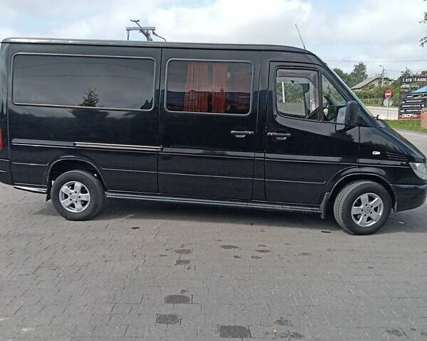 Черный Мерседес Sprinter, объемом двигателя 2.15 л и пробегом 623 тыс. км за 8855 $, фото 7 на Automoto.ua