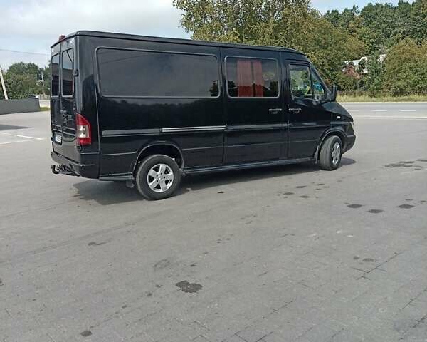 Черный Мерседес Sprinter, объемом двигателя 2.15 л и пробегом 623 тыс. км за 8855 $, фото 8 на Automoto.ua