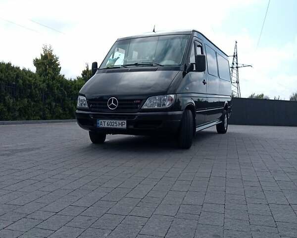 Черный Мерседес Sprinter, объемом двигателя 2.15 л и пробегом 623 тыс. км за 8855 $, фото 3 на Automoto.ua