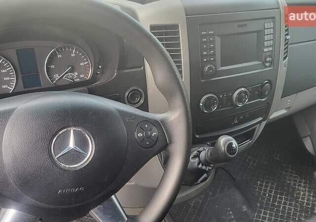 Черный Мерседес Sprinter, объемом двигателя 2.14 л и пробегом 692 тыс. км за 18000 $, фото 6 на Automoto.ua