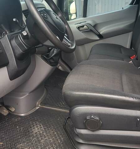 Черный Мерседес Sprinter, объемом двигателя 2.14 л и пробегом 692 тыс. км за 18000 $, фото 5 на Automoto.ua