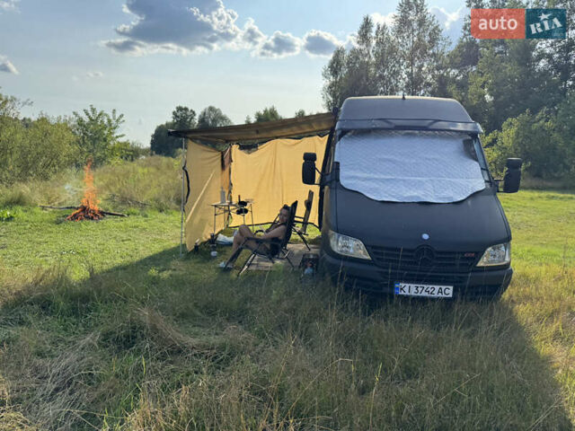 Черный Мерседес Sprinter, объемом двигателя 2.2 л и пробегом 270 тыс. км за 22000 $, фото 4 на Automoto.ua