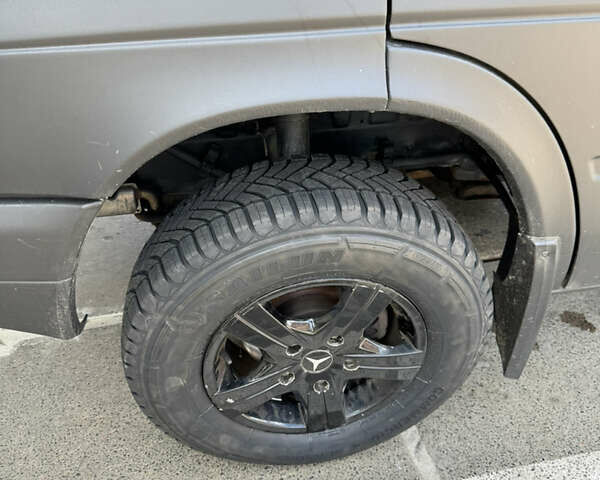 Черный Мерседес Sprinter, объемом двигателя 2.2 л и пробегом 270 тыс. км за 22000 $, фото 1 на Automoto.ua