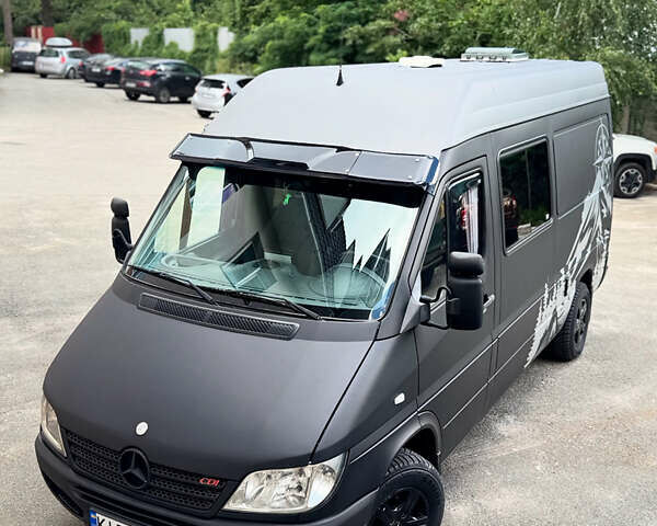 Черный Мерседес Sprinter, объемом двигателя 2.2 л и пробегом 270 тыс. км за 22000 $, фото 3 на Automoto.ua
