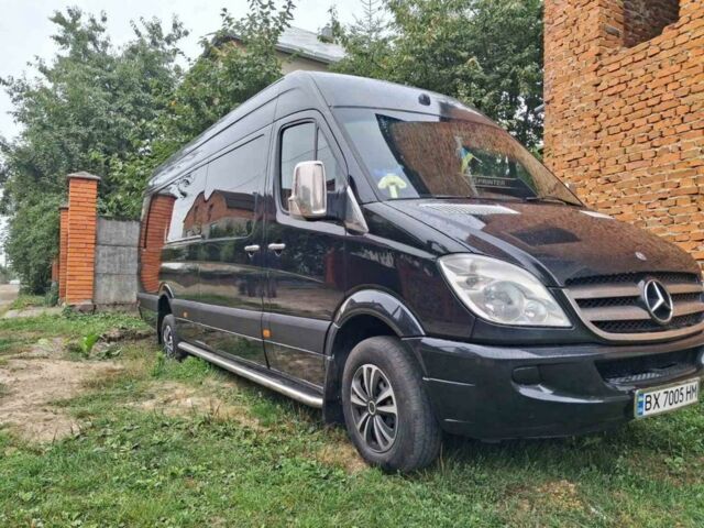 Черный Мерседес Sprinter, объемом двигателя 3 л и пробегом 700 тыс. км за 16889 $, фото 1 на Automoto.ua