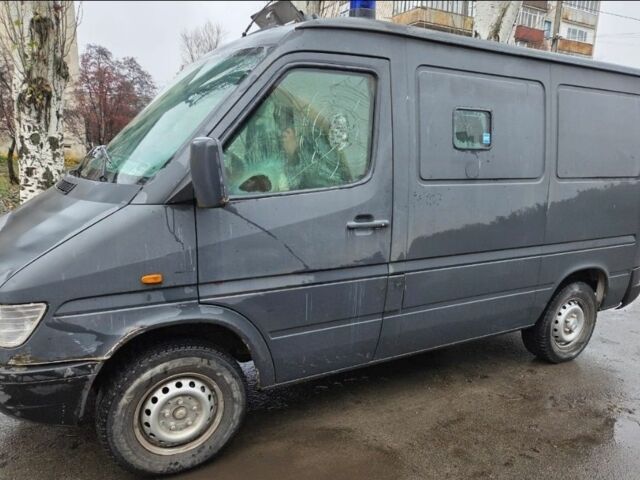 Черный Мерседес Sprinter, объемом двигателя 0 л и пробегом 300 тыс. км за 5434 $, фото 2 на Automoto.ua