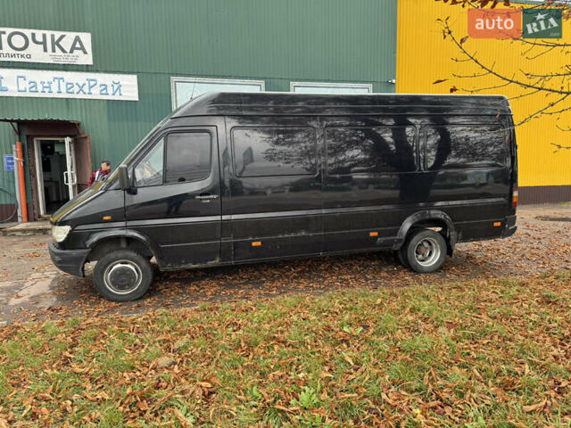 Черный Мерседес Sprinter, объемом двигателя 2.9 л и пробегом 485 тыс. км за 7500 $, фото 2 на Automoto.ua