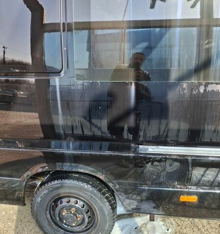 Чорний Мерседес Sprinter, об'ємом двигуна 2.7 л та пробігом 500 тис. км за 3750 $, фото 3 на Automoto.ua