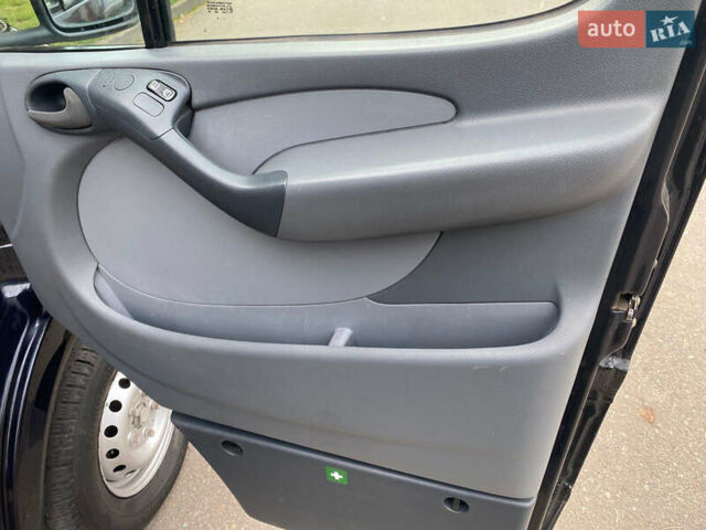 Черный Мерседес Sprinter, объемом двигателя 2.69 л и пробегом 296 тыс. км за 12950 $, фото 19 на Automoto.ua