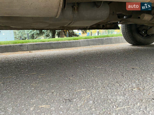 Черный Мерседес Sprinter, объемом двигателя 2.69 л и пробегом 296 тыс. км за 12950 $, фото 10 на Automoto.ua