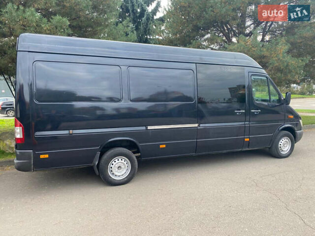 Черный Мерседес Sprinter, объемом двигателя 2.69 л и пробегом 299 тыс. км за 11999 $, фото 2 на Automoto.ua