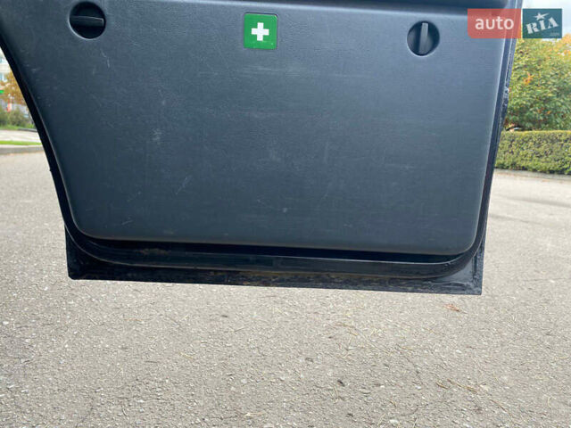 Черный Мерседес Sprinter, объемом двигателя 2.69 л и пробегом 296 тыс. км за 12950 $, фото 21 на Automoto.ua