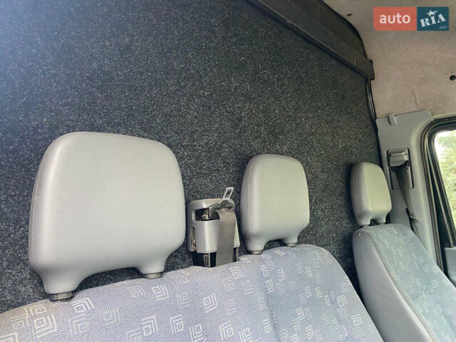 Черный Мерседес Sprinter, объемом двигателя 2.69 л и пробегом 296 тыс. км за 12950 $, фото 15 на Automoto.ua