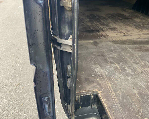 Черный Мерседес Sprinter, объемом двигателя 2.69 л и пробегом 296 тыс. км за 12950 $, фото 26 на Automoto.ua
