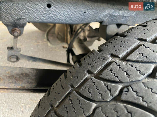 Черный Мерседес Sprinter, объемом двигателя 2.69 л и пробегом 296 тыс. км за 12950 $, фото 32 на Automoto.ua