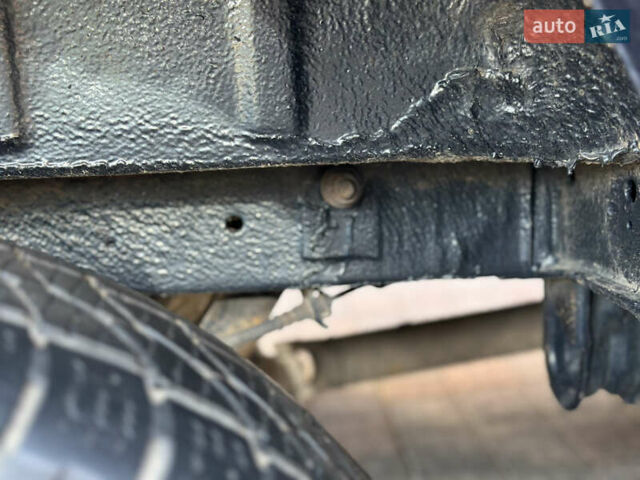 Черный Мерседес Sprinter, объемом двигателя 2.69 л и пробегом 296 тыс. км за 12950 $, фото 65 на Automoto.ua