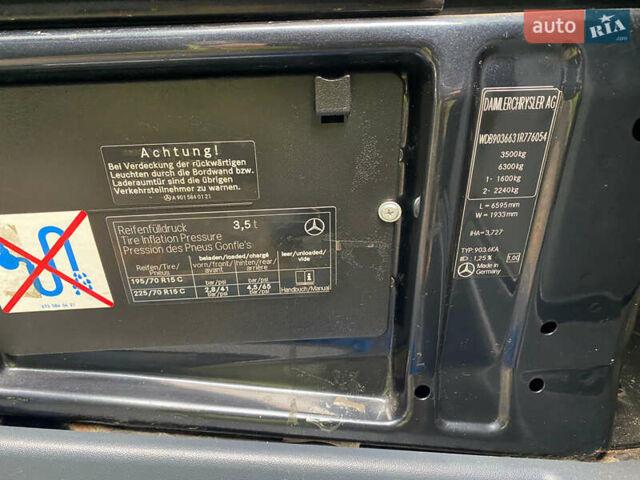 Черный Мерседес Sprinter, объемом двигателя 2.69 л и пробегом 296 тыс. км за 12950 $, фото 9 на Automoto.ua