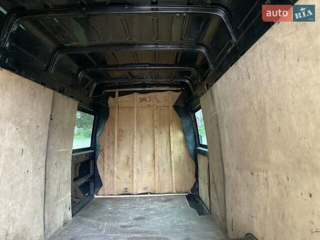 Черный Мерседес Sprinter, объемом двигателя 2.69 л и пробегом 296 тыс. км за 12950 $, фото 29 на Automoto.ua