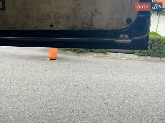 Черный Мерседес Sprinter, объемом двигателя 2.69 л и пробегом 299 тыс. км за 11999 $, фото 22 на Automoto.ua