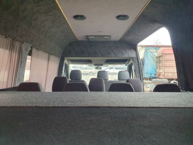 Чорний Мерседес Sprinter, об'ємом двигуна 2.1 л та пробігом 390 тис. км за 9400 $, фото 9 на Automoto.ua