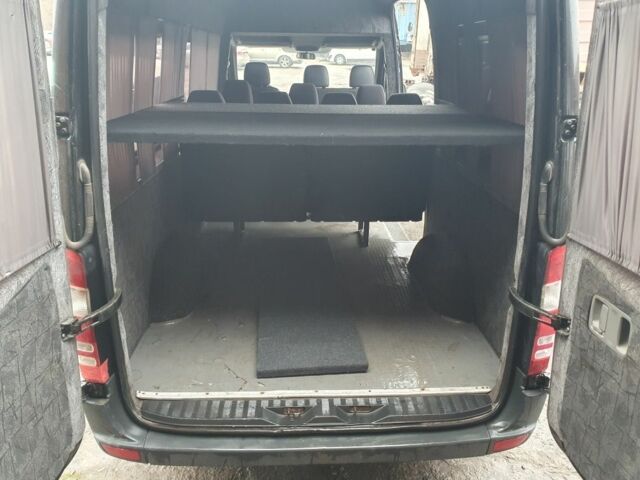 Чорний Мерседес Sprinter, об'ємом двигуна 2.1 л та пробігом 390 тис. км за 9400 $, фото 4 на Automoto.ua