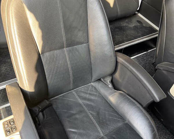 Черный Мерседес Sprinter, объемом двигателя 2.15 л и пробегом 480 тыс. км за 10000 $, фото 9 на Automoto.ua