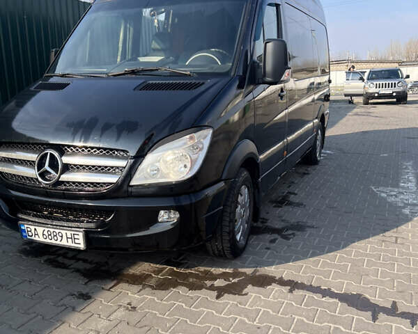 Черный Мерседес Sprinter, объемом двигателя 2.15 л и пробегом 480 тыс. км за 10000 $, фото 1 на Automoto.ua