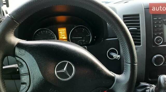Чорний Мерседес Sprinter, об'ємом двигуна 2.2 л та пробігом 390 тис. км за 14800 $, фото 19 на Automoto.ua