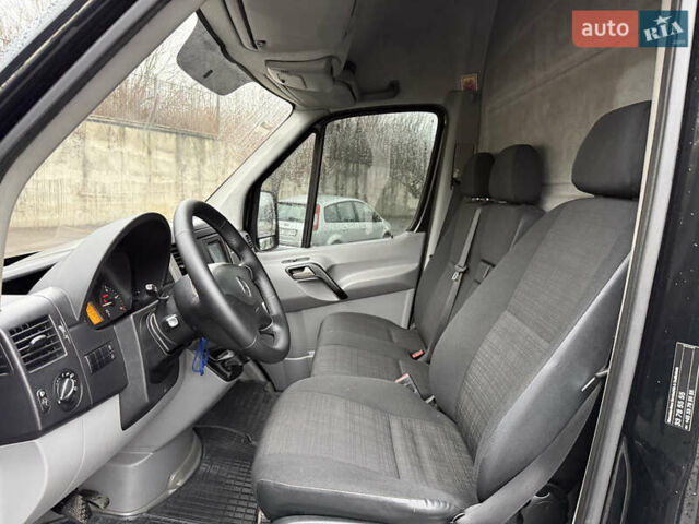 Черный Мерседес Sprinter, объемом двигателя 2.2 л и пробегом 290 тыс. км за 15600 $, фото 47 на Automoto.ua